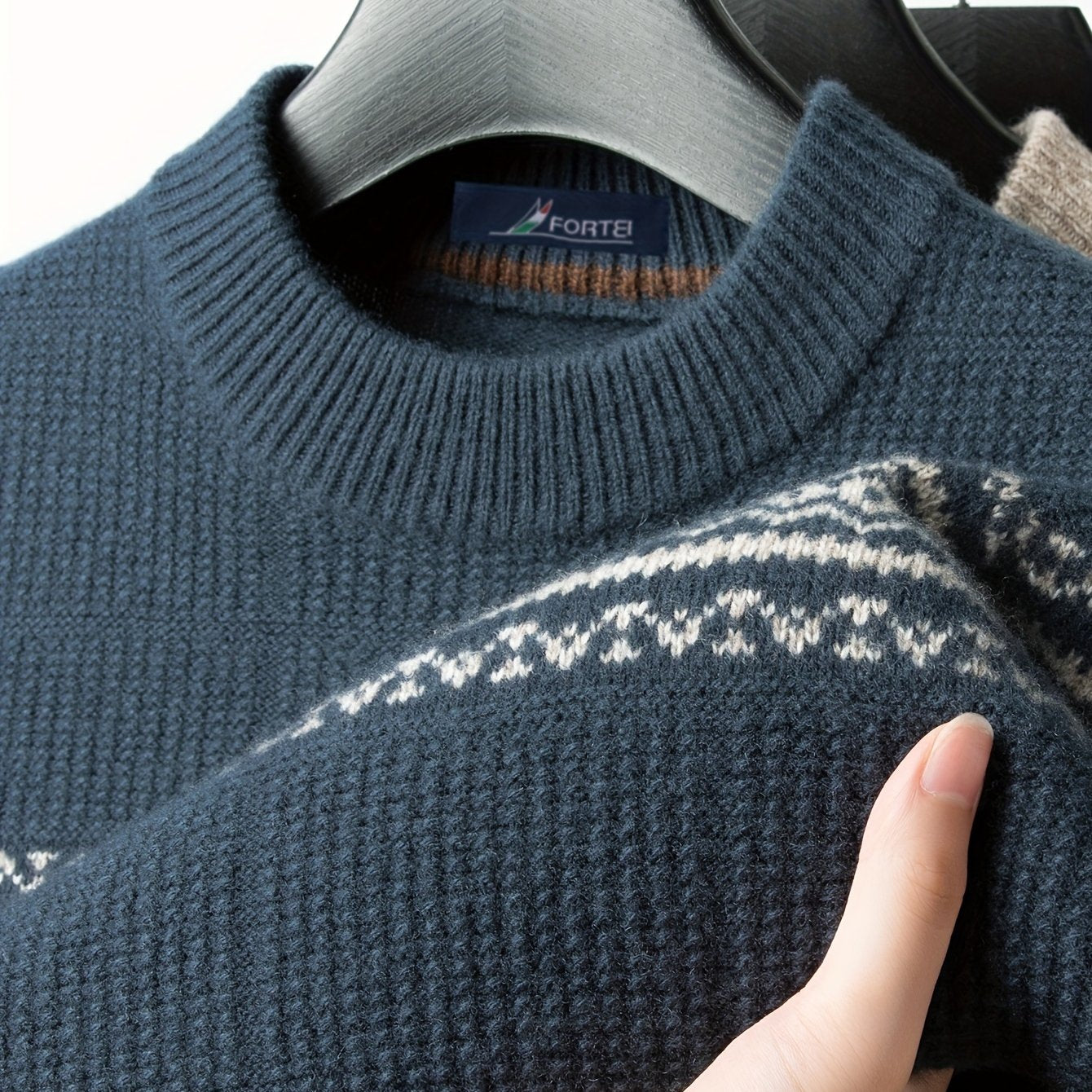 FORTEI Slight Elasticity Men'S Sweater with a Round Neck, Jacquard Design, Soft and Skin-Friendly Feel for Winter 25 F0096144098